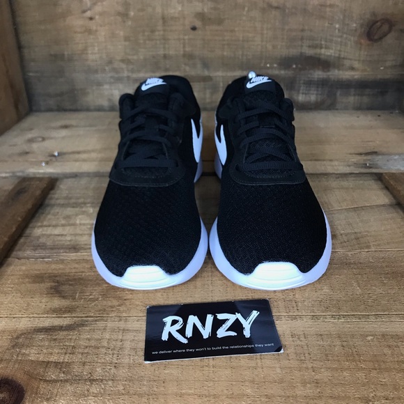 NEW Nike Tanjun Black White - Picture 2 of 7
